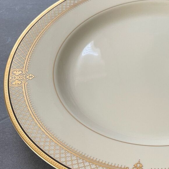 Vintage Mikasa Japan Fine China Regal Court Gold Lattice 12” Round Chop Platter - Picture 6 of 15